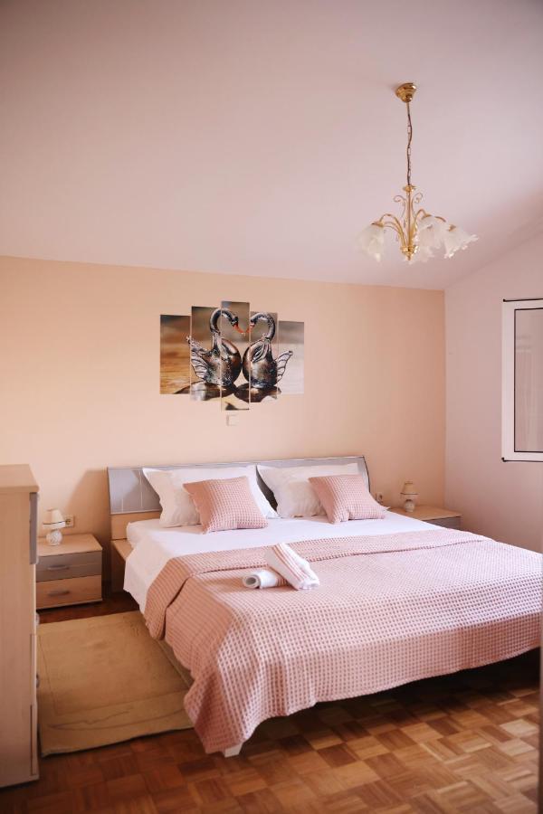 Apartment Blanka With A Beautiful View Of تروغير المظهر الخارجي الصورة