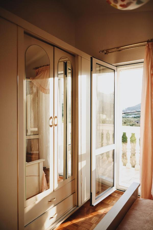Apartment Blanka With A Beautiful View Of تروغير المظهر الخارجي الصورة