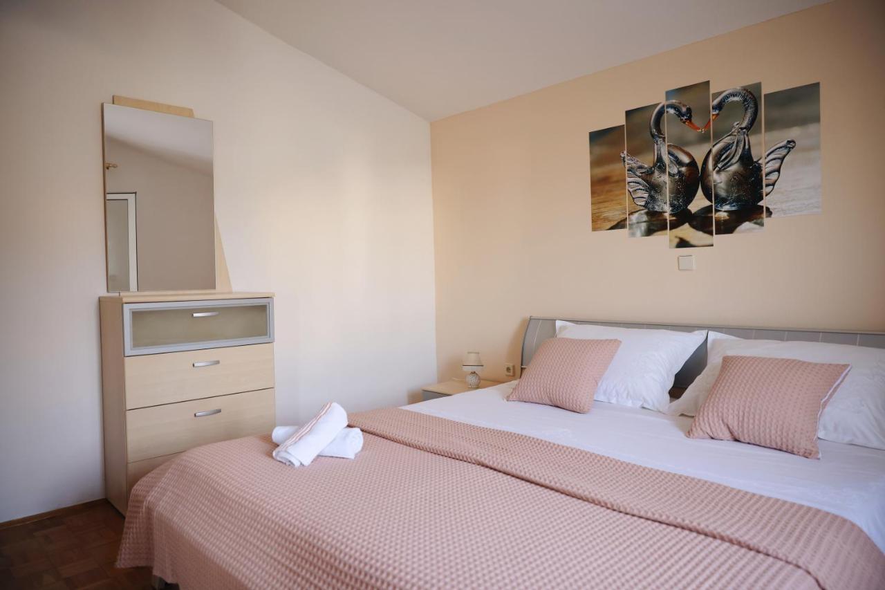 Apartment Blanka With A Beautiful View Of تروغير المظهر الخارجي الصورة