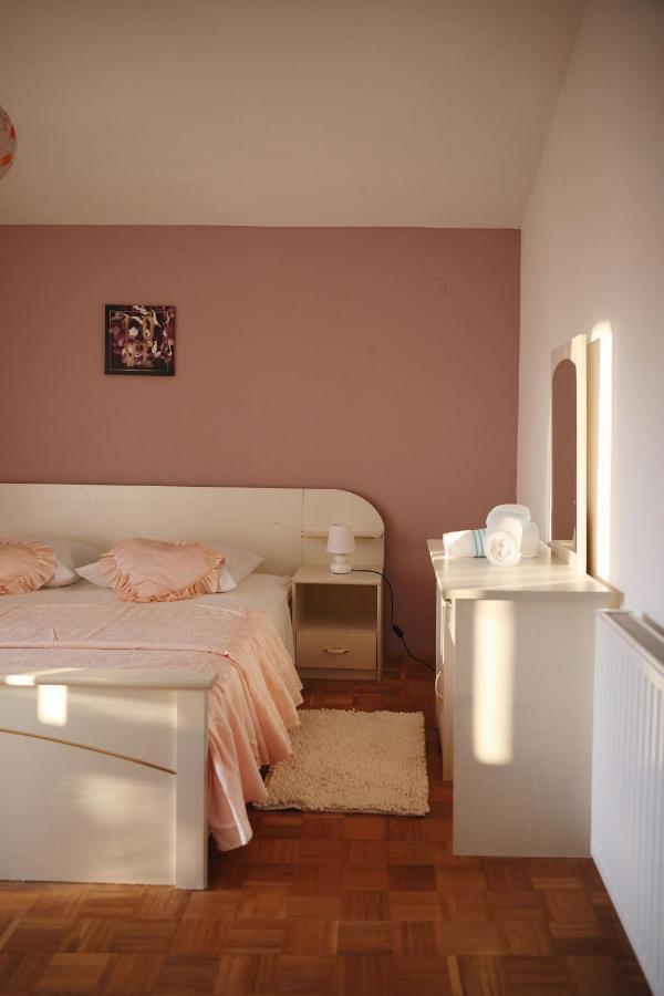 Apartment Blanka With A Beautiful View Of تروغير المظهر الخارجي الصورة